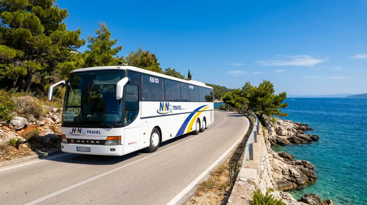 Autobus N&N Travel na jadranskoj obalnoj cesti