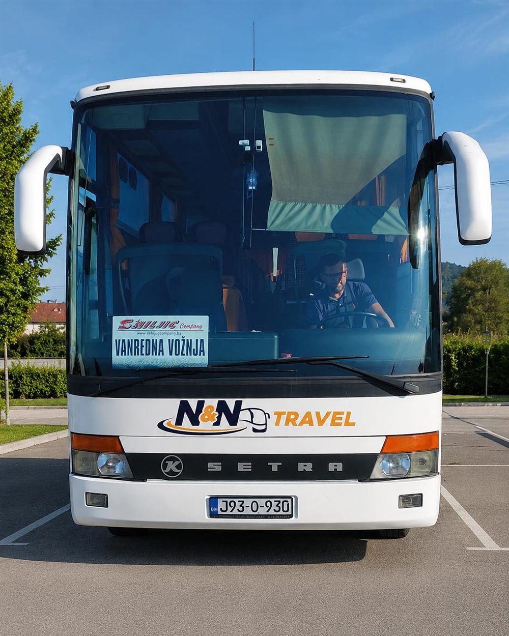 Vozač N&N Travel spreman za polazak